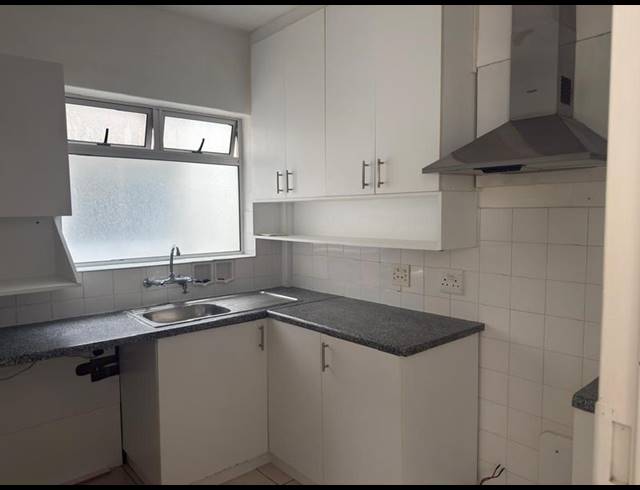 2 BEDROOM PROPERTY TO RENT IN BANTRY BAY
